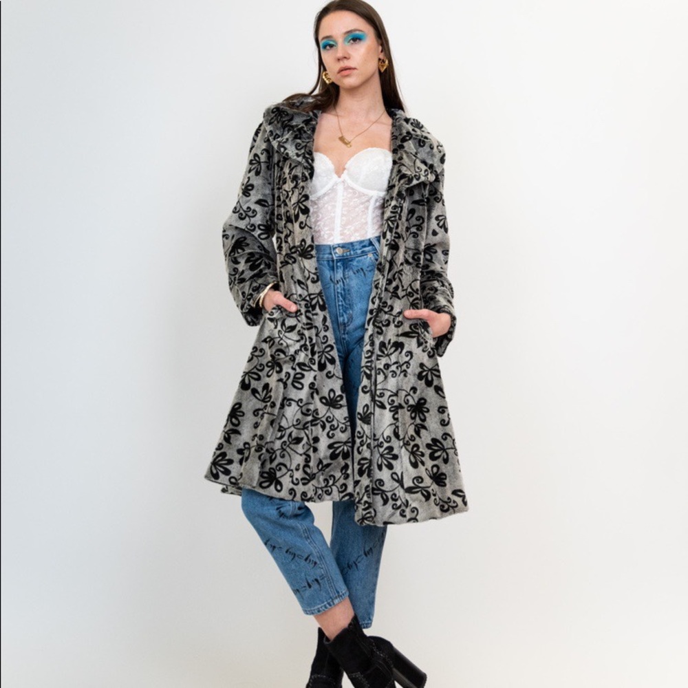 90’s Y2K Grey and black plush Coat